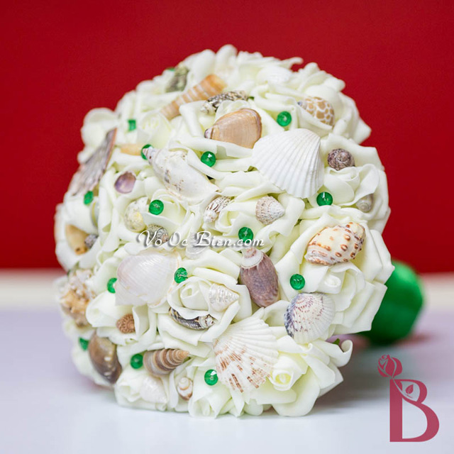 Hoa cưới cầm tay vỏ sò ốc Emerald Green HC05
