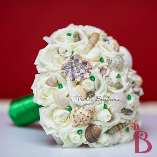 Hoa cưới cầm tay vỏ sò ốc Emerald Green HC05