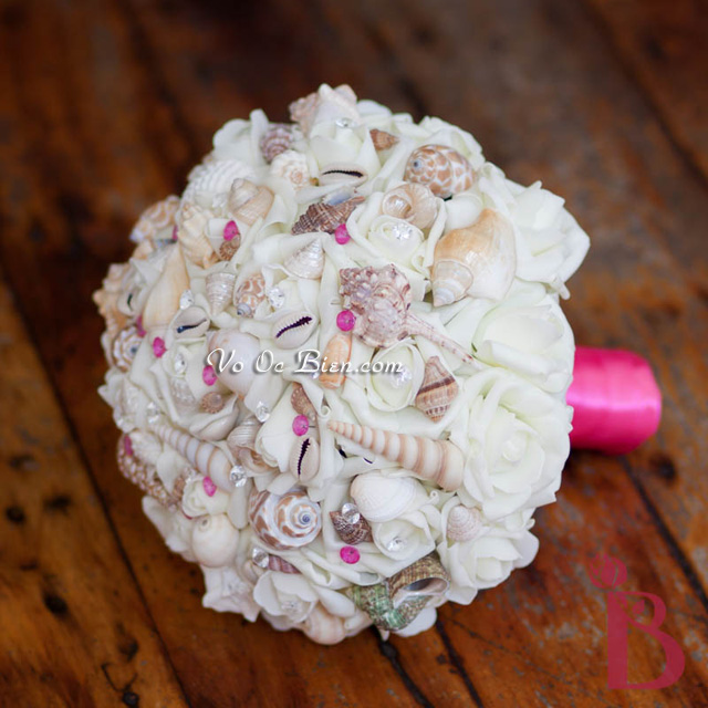 Hoa cưới cầm tay vỏ sò ốc Fuchsia (Hot Pink) HC06