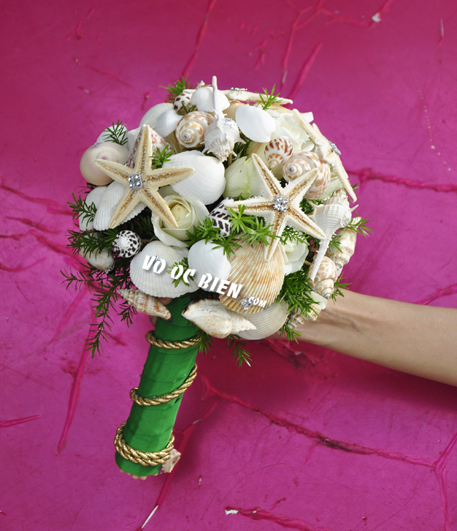 Hoa cưới cầm tay vỏ sò ốc Emerald Green HC11