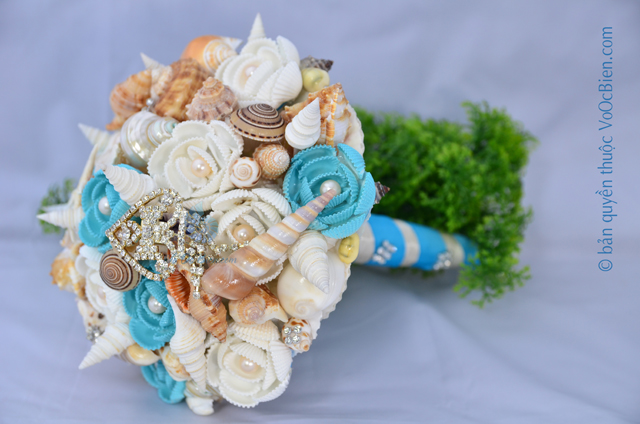 Hoa cưới cầm tay vỏ sò ốc HC15